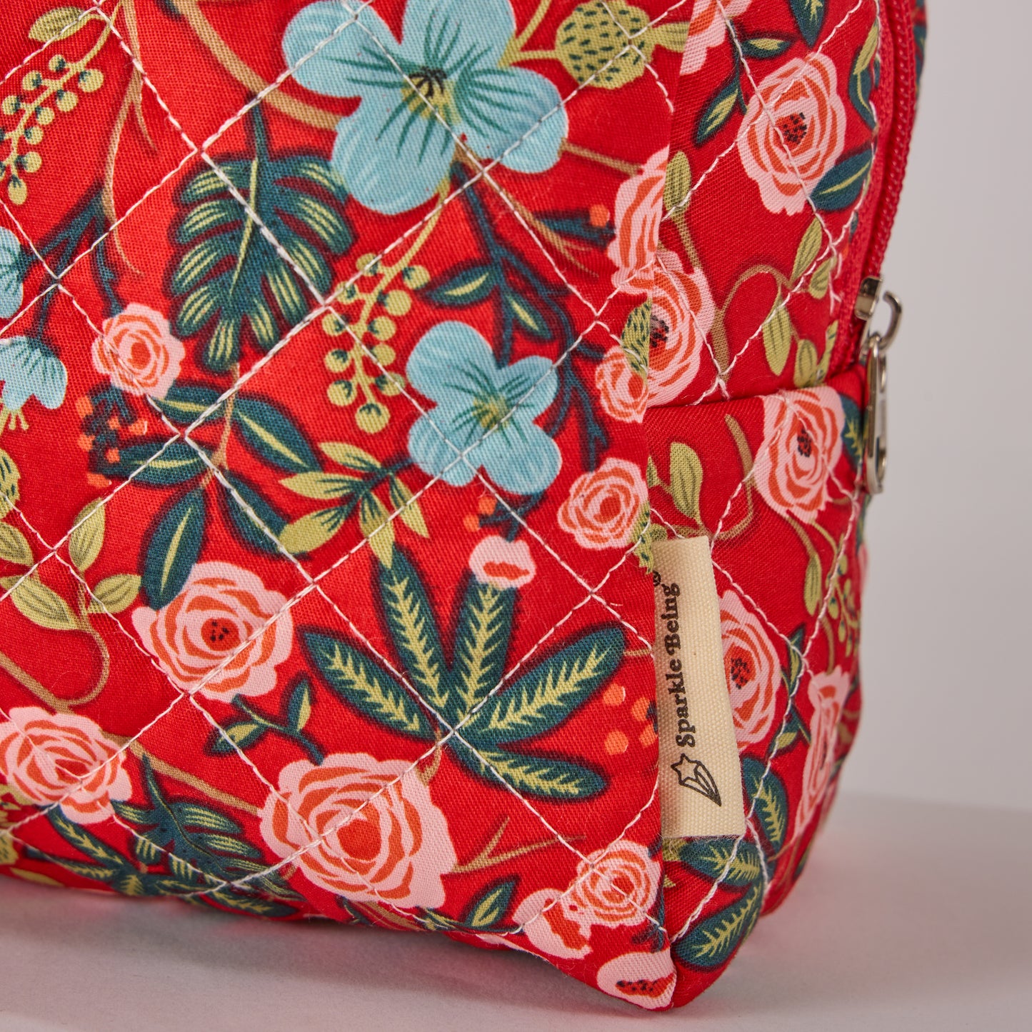 Nature's Bloom Floral Quilted Makeup Pouch - Travel-Friendly Cosmetic Bag