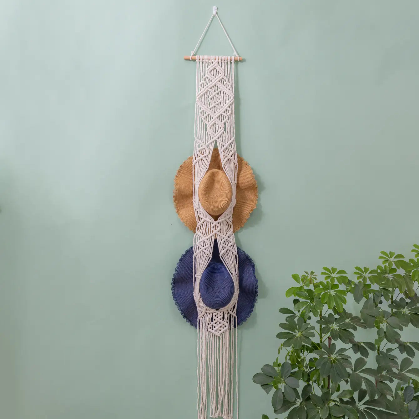 Handcrafted Macramé Hat Organizer for Stylish Wall Display - Diamond