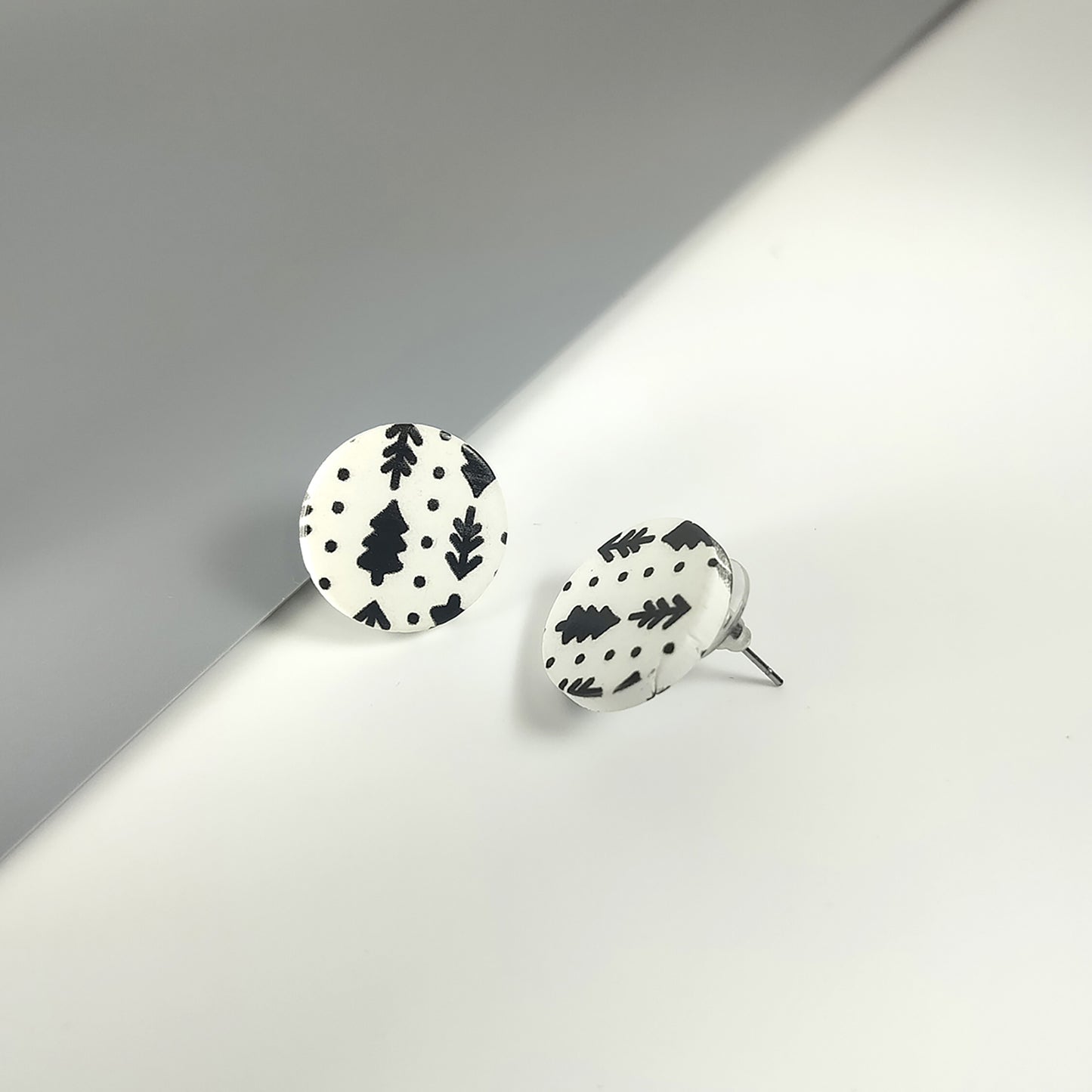 Black Leaf Pattern Round Acrylic Stud Earrings