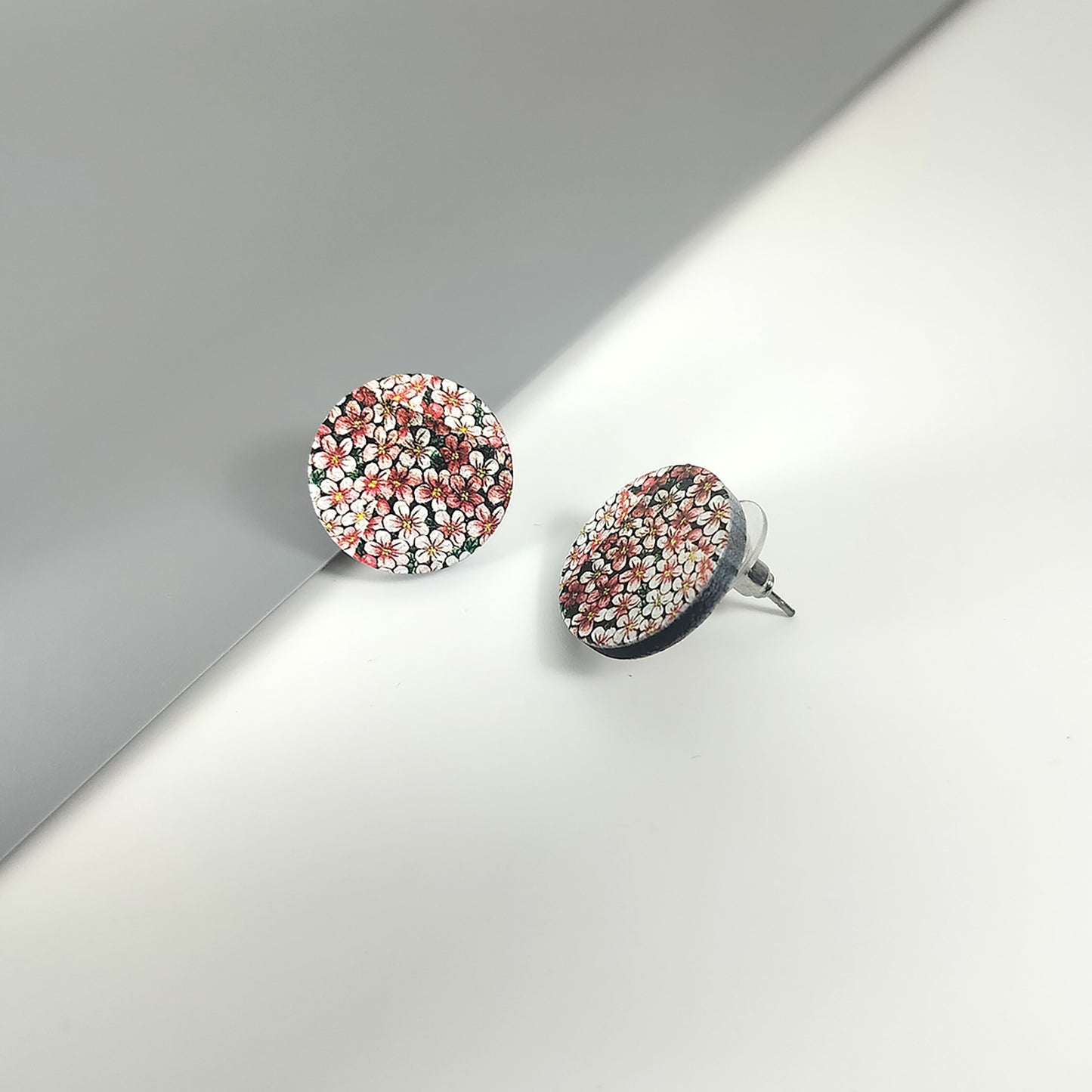 Daisy Cluster Stud Earrings