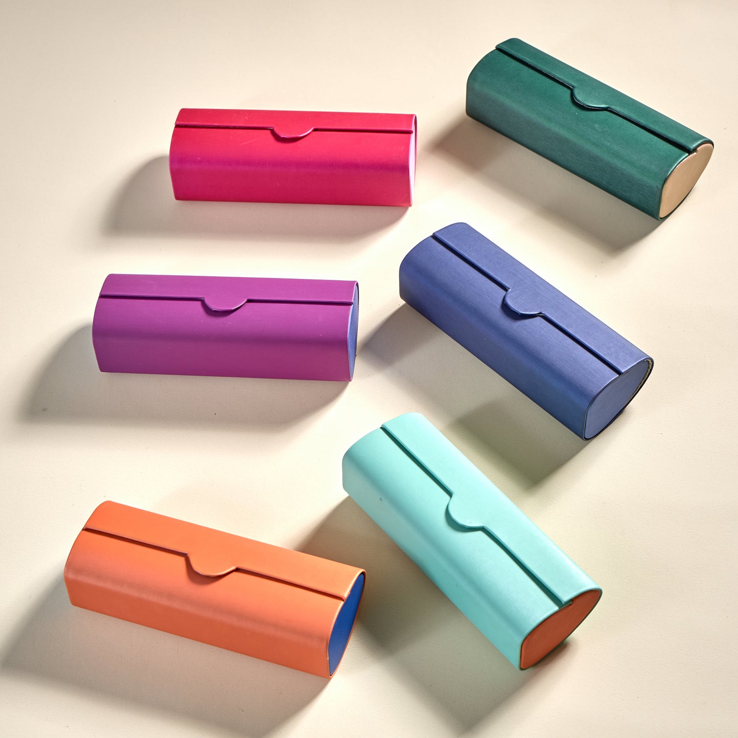 Vintage-Inspired Magnetic Glasses Case: Retro Cylindrical Design for Stylish Eyewear Protection (Fuchsia)