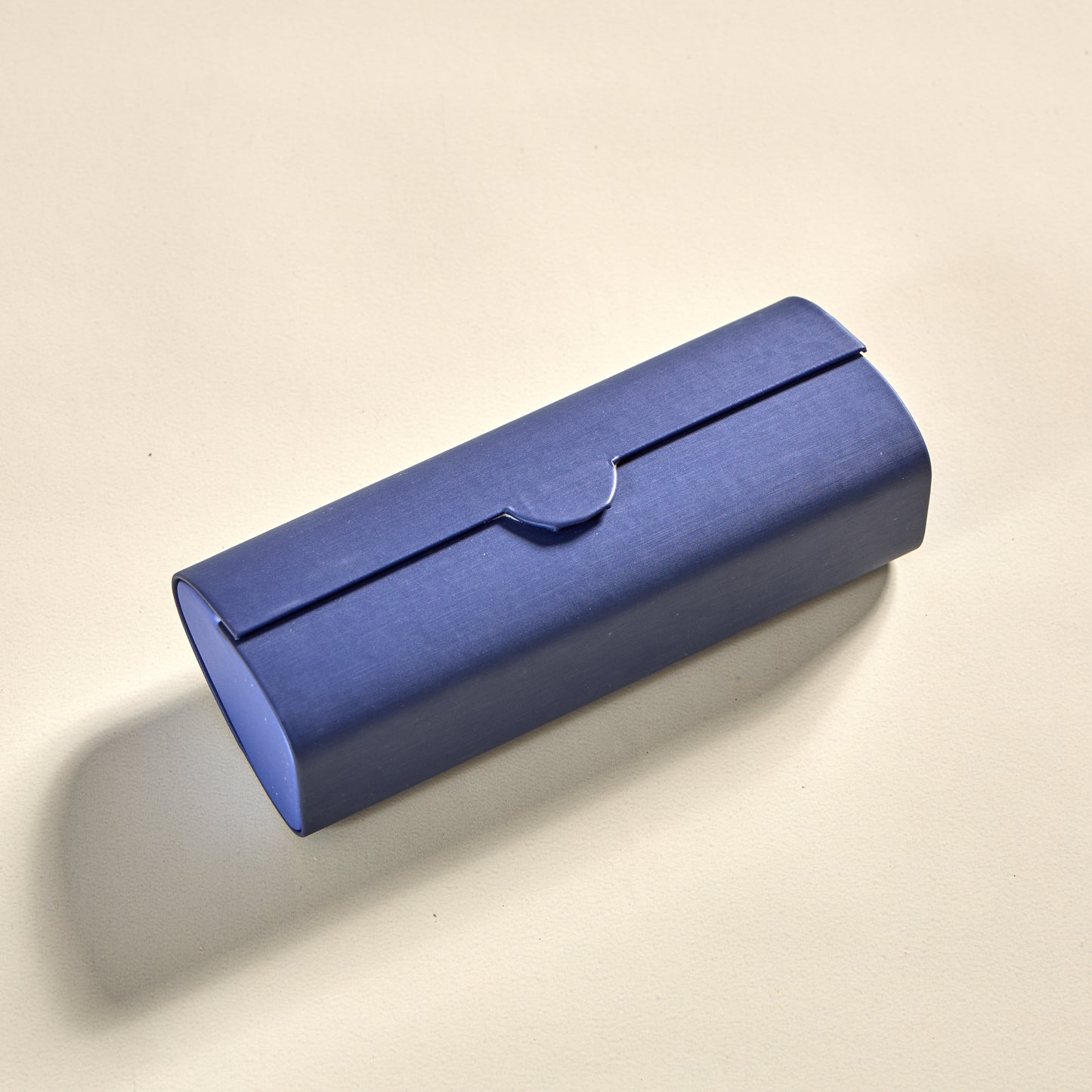 Vintage-Inspired Magnetic Glasses Case: Retro Cylindrical Design for Stylish Eyewear Protection (Stone Blue)