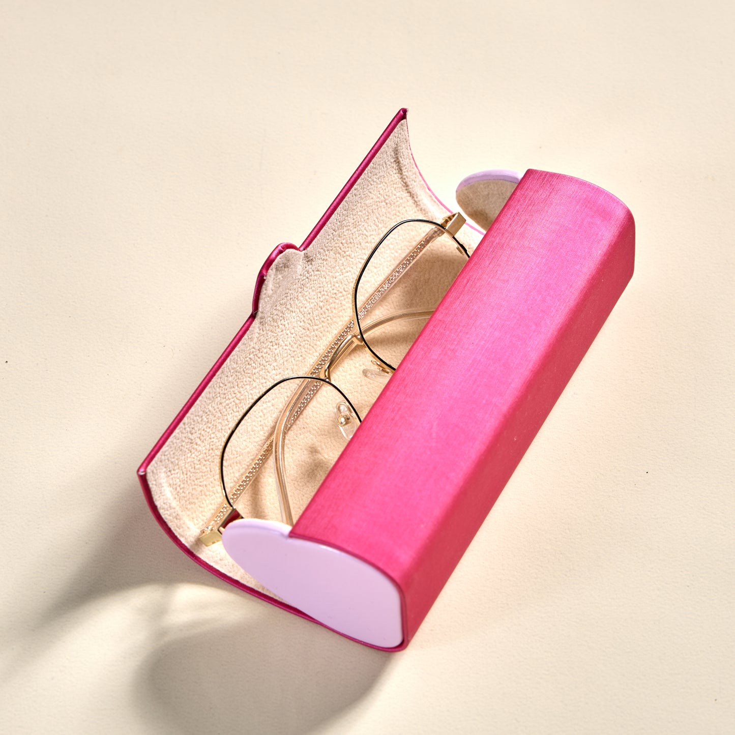 Vintage-Inspired Magnetic Glasses Case: Retro Cylindrical Design for Stylish Eyewear Protection (Pink)