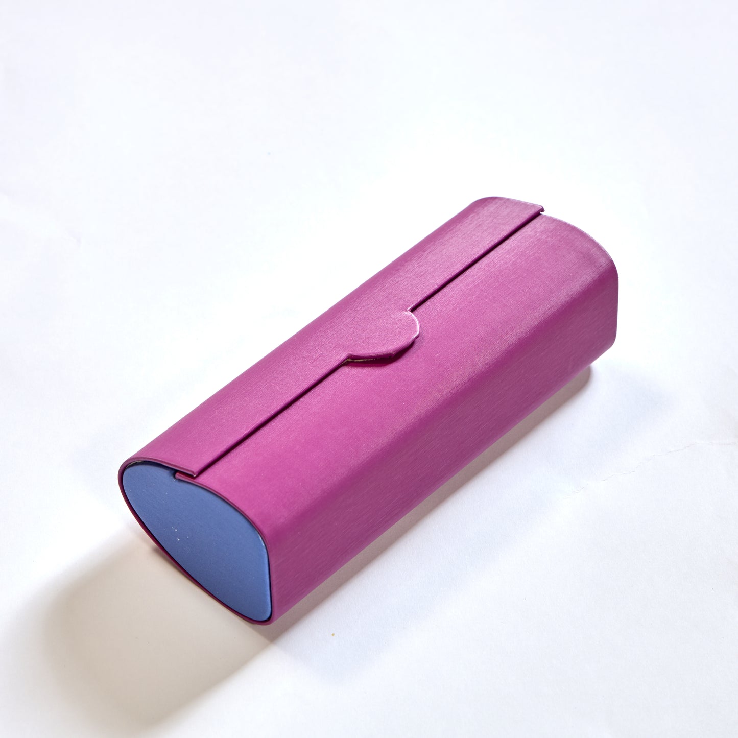 Vintage-Inspired Magnetic Glasses Case: Retro Cylindrical Design for Stylish Eyewear Protection (Fuchsia)