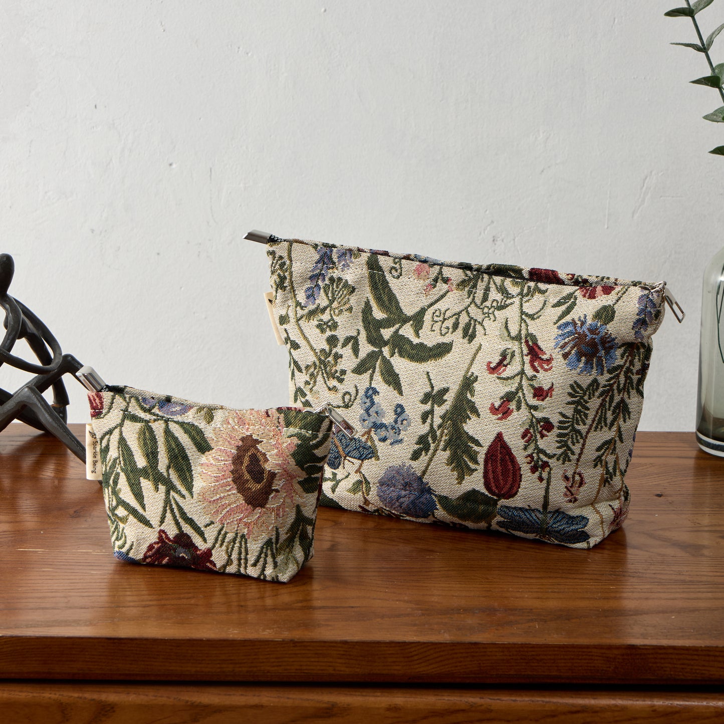 Botanical Floral Toiletry Bag - Travel-Friendly Cosmetic Bag