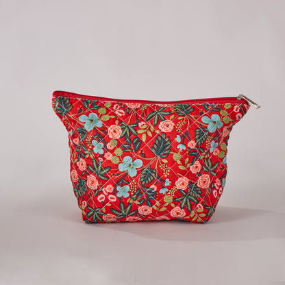 Nature's Bloom Floral Quilted Makeup Pouch - Travel-Friendly Cosmetic Bag