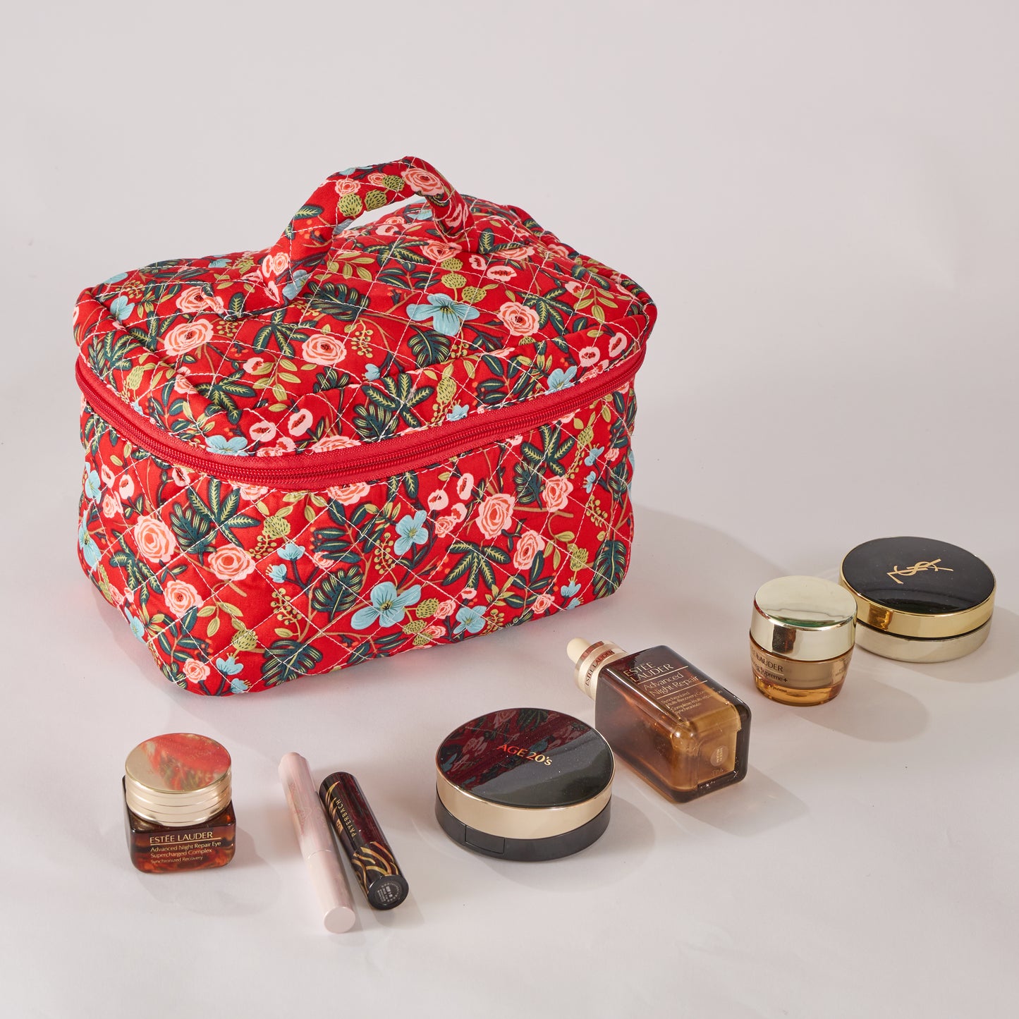Nature's Bloom Floral Quilted Makeup Pouch - Travel-Friendly Cosmetic Bag