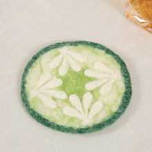 Load image into Gallery viewer, Hand-craft Wool Felt Fruits Coasters - Avocado, Apple, Kiwi, Lemon
