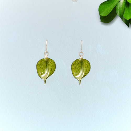 Handmade-Calla-Lily-Leaf-Resin-Earrings 