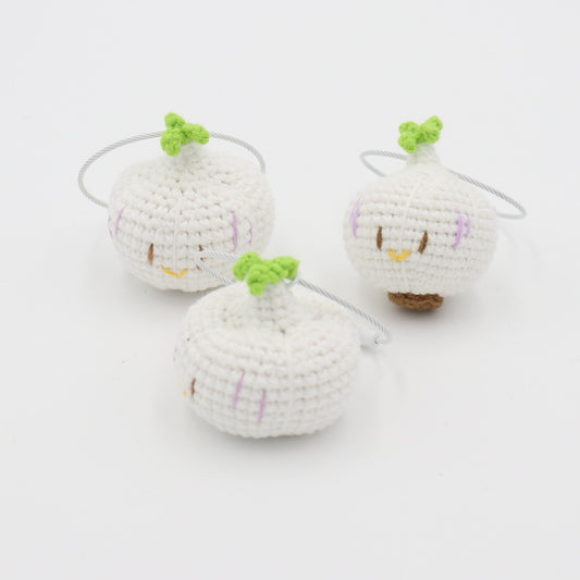 Stinkin’ Cute: Hand-Knitted Garlic Keychain