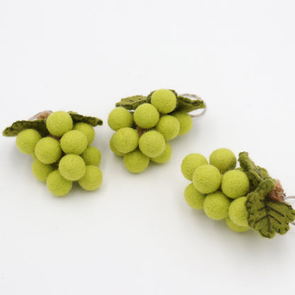 Handmade Felt Grapes Keychain – Cute Fruit Bag Charm, Wool Grape Key Ring